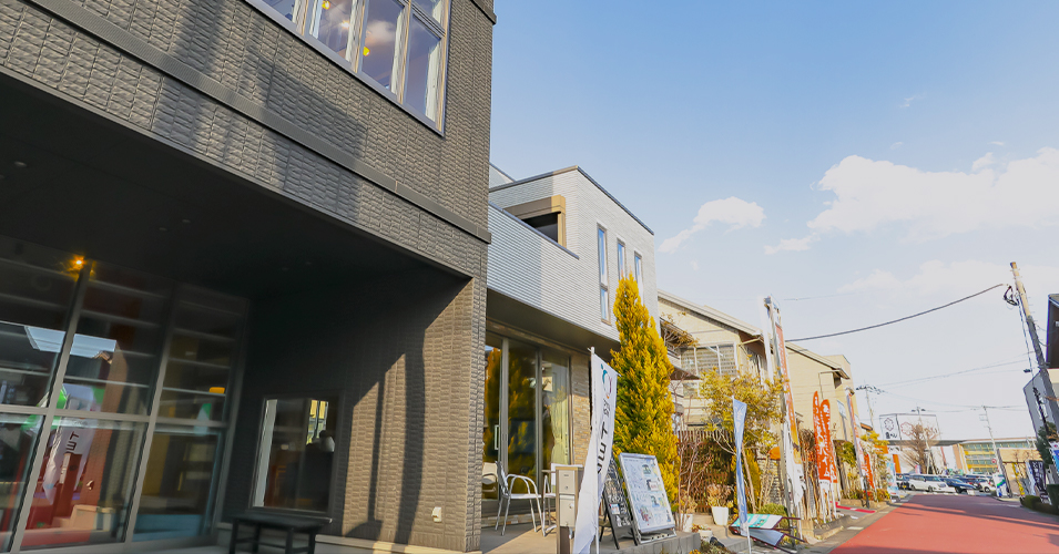 豪華な展示場・広告宣伝費を抑えることで、無駄な費用を住まいに還元しています。